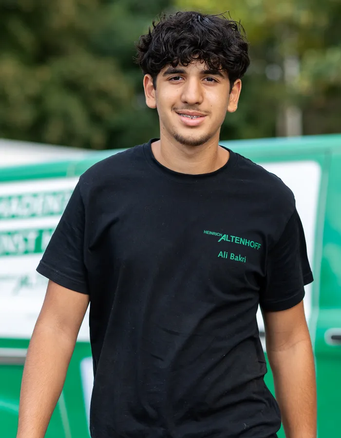 Ali Bakri, Mitarbeiter, Team